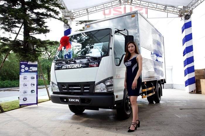 Description: http://isuzu-vietnam.com/xetai/public/uploads/Post/QKR%20PMT/Key%20Visual%20for%20TV%20Announcement%20-%20R2.jpg